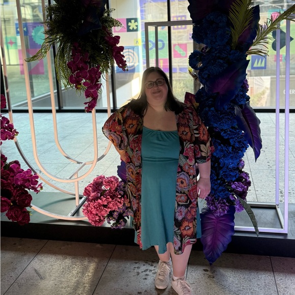 GOING LIVE @lauradosaj Come hang out! Lots of deals! - Picture 10 of 15